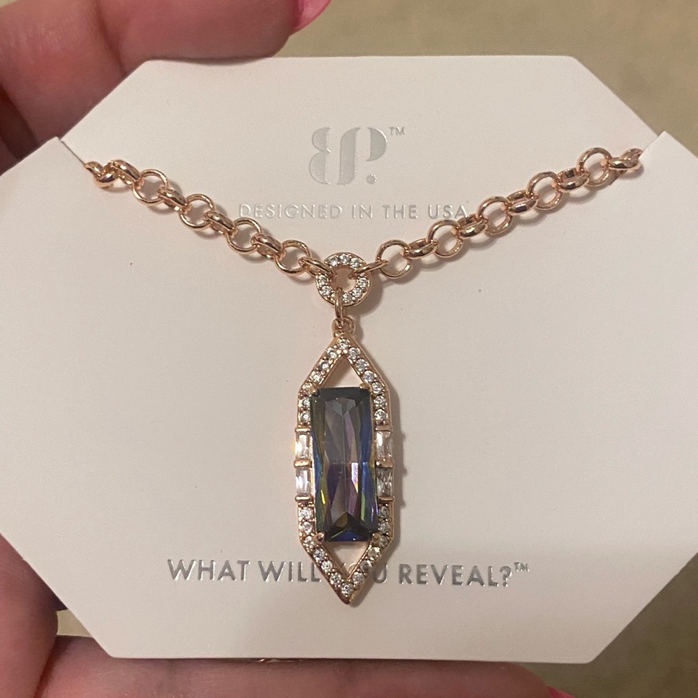 Bomb party June 2025 “A Blooming Gem”. Rose Gold Necklace
